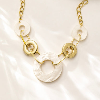 Luna Pearl Necklace